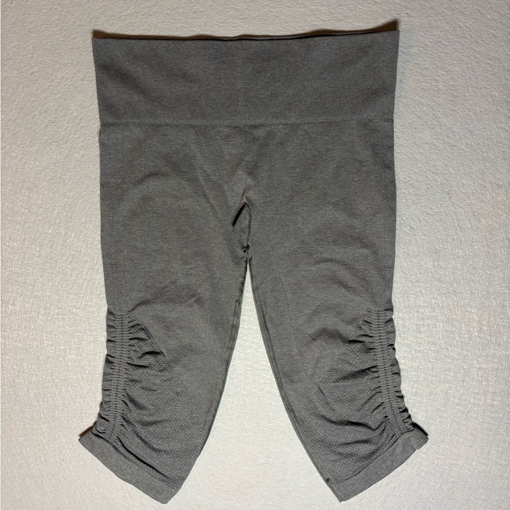 Lululemon Leggings 8 In The Flow Crop Compression Athletic Grey Seamless